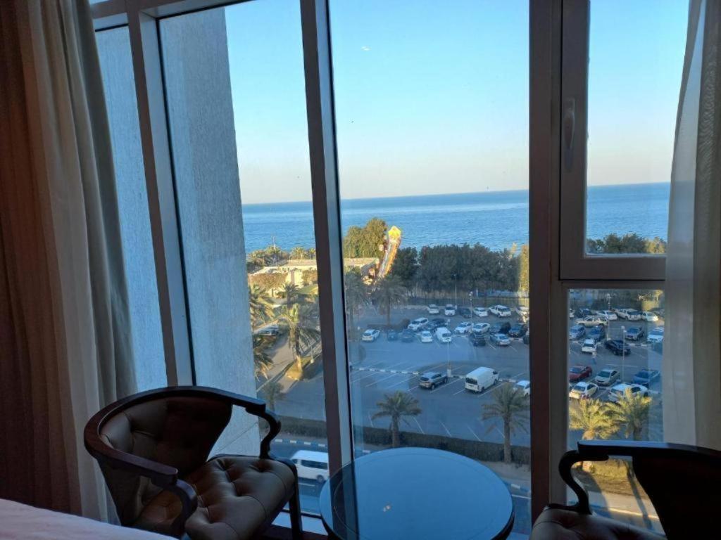 Gulf Blue Waves أمواج الخليج الزرقاء Hotel Kuwait City Exterior foto