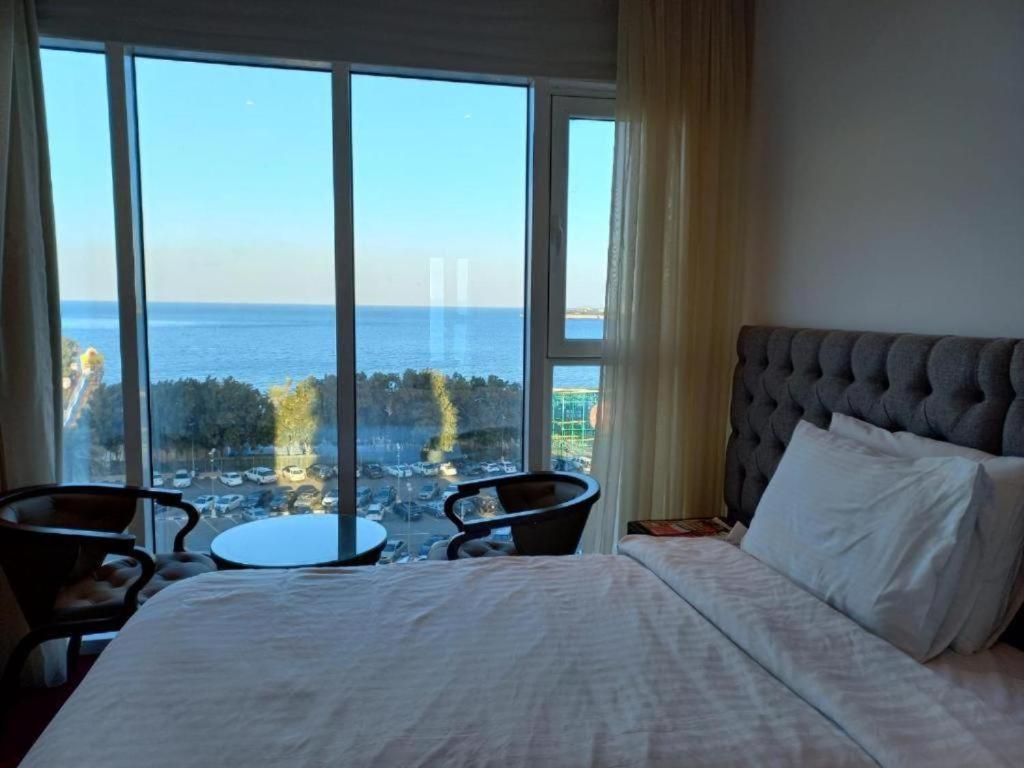 Gulf Blue Waves أمواج الخليج الزرقاء Hotel Kuwait City Exterior foto