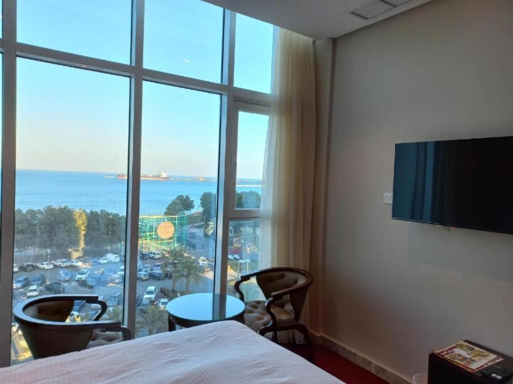 Gulf Blue Waves أمواج الخليج الزرقاء Hotel Kuwait City Exterior foto